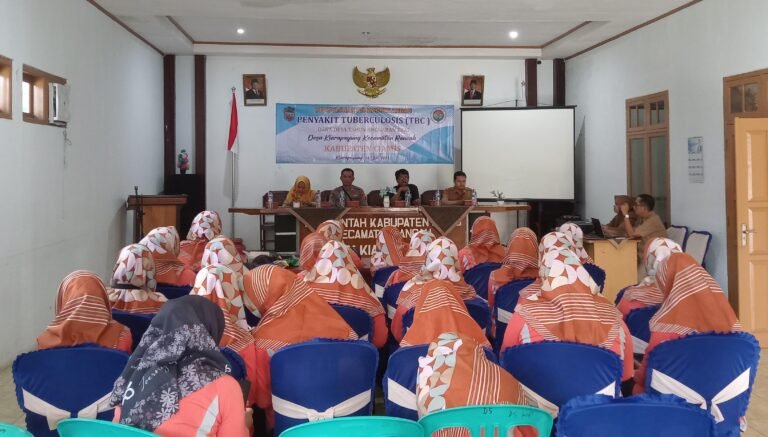 Polsek Rancah Polres Ciamis Ikuti Sosialisasi Penyakit Menular ke Masyarakat Kiarapayung