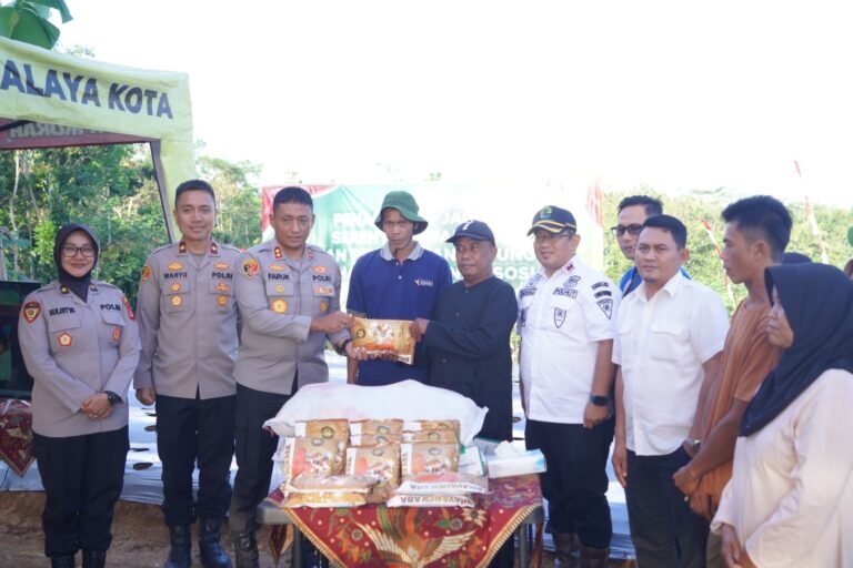 Dukung Ketahanan Pangan Nasional, Polres Tasikmalaya Kota Gelar Tanam Jagung Serentak di Kawalu