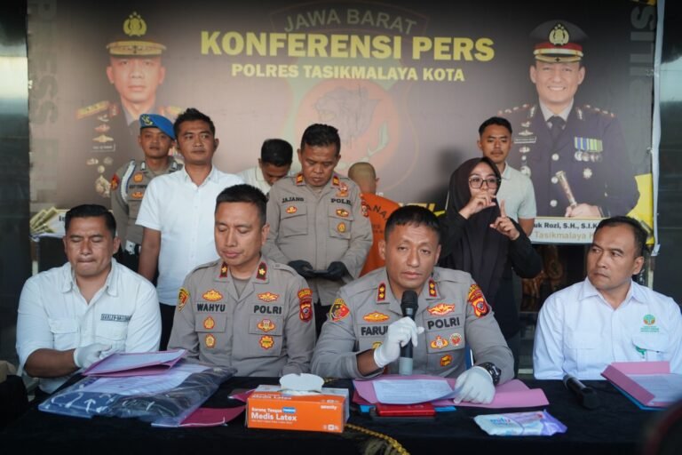 Polres Tasikmalaya kota gelar press release Selamatkan Satwa Langka Polres Tasikmalaya Kota Gagalkan Perdagangan Dua Ekor Owa Jawa