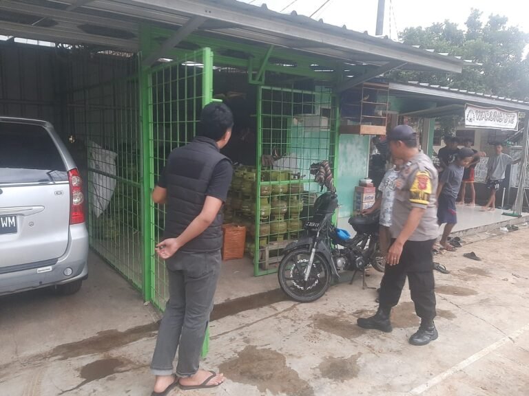 Polsek Cikoneng Tingkatkan Kedekatan dengan Warga Lewat Sambang Kamtibmas di Desa Gunungcupu