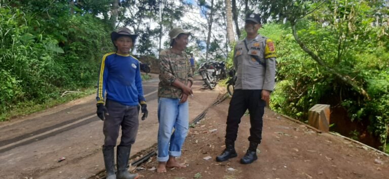 Polsek Kawali Perkuat Sinergi Kamtibmas Lewat Sambang Bhabinkamtibmas di Desa Sukaraharja