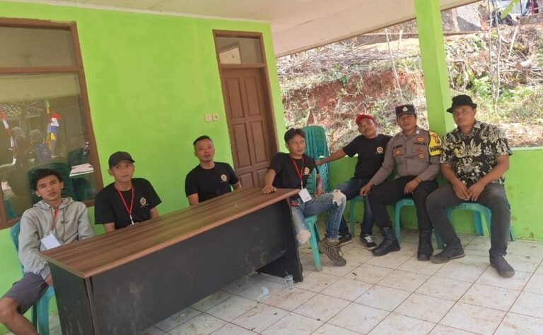 Cipkon Kamtibmas, Polsek Sukadana Polres Ciamis Koorkom Bareng Tokoh Pemuda di Desa Salakaria