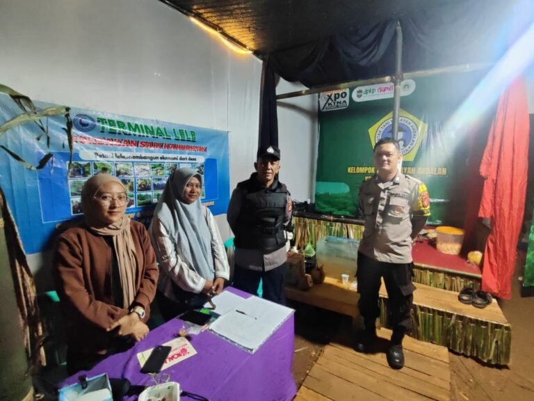 Humanis, Polsek Cipaku Polres Ciamis Patroli Dialogis Beri Kenyamanan Warga Saat Malam Hari