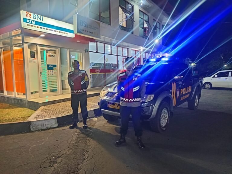 Personel Piket Jaga Siaga 24 Jam Layani Warga di Mako Polsek Cihaurbeuti Polres Ciamis