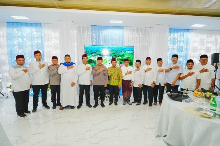 Kapolri Sambang Petang Bersama Ustaz Abdul Somad, Komitmen Jaga Kamtibmas