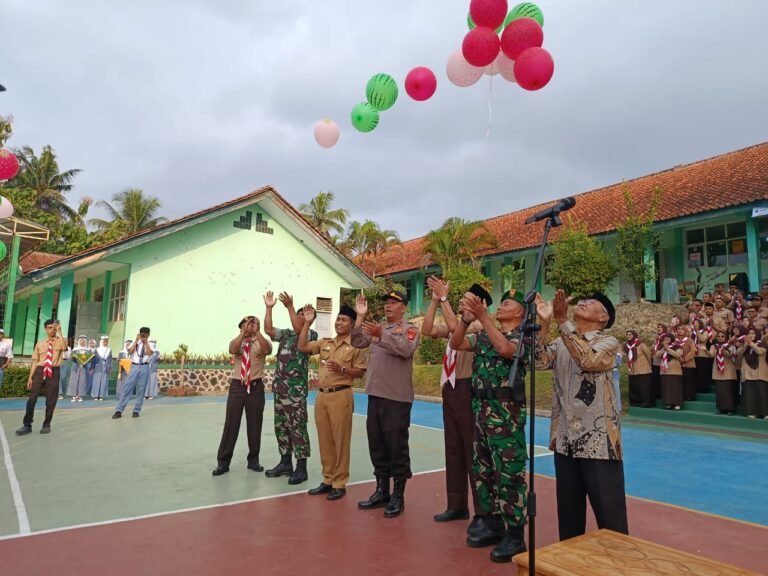Polsek Banjarsari Dukung Penuh Kegiatan MPLS di SMAN 2 Banjarsari, Polri Hadir Wujudkan Lingkungan Pendidikan yang Aman dan Positif