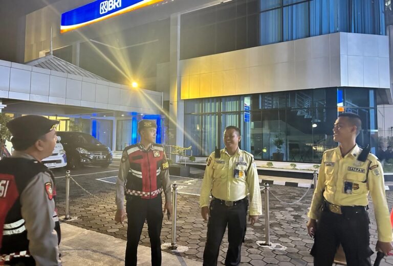 Sat Samapta Polres Ciamis Patroli Kamtibmas ke Obvit di Jam Rawan, Kantor Perbankan Jadi Sasaran