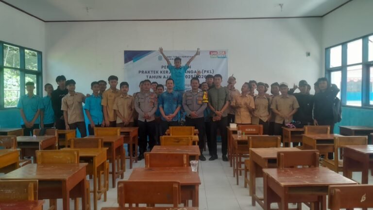 Polsek Lakbok Bekali Siswa SMK Tunas Harapan dengan Wawasan Etika dan Kedisiplinan Jelang PKL
