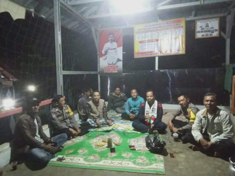 Berikan Rasa Aman, Personel Polsek Kawali Polres Ciamis Patroli Dialogis di Malam Hari