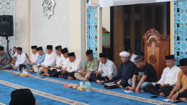 Polres Garut Gelar Istighosah dan Gema Sholawat untuk Keamanan Daerah dan Doa bagi Almarhum Aipda Cecep Saiful Bahri