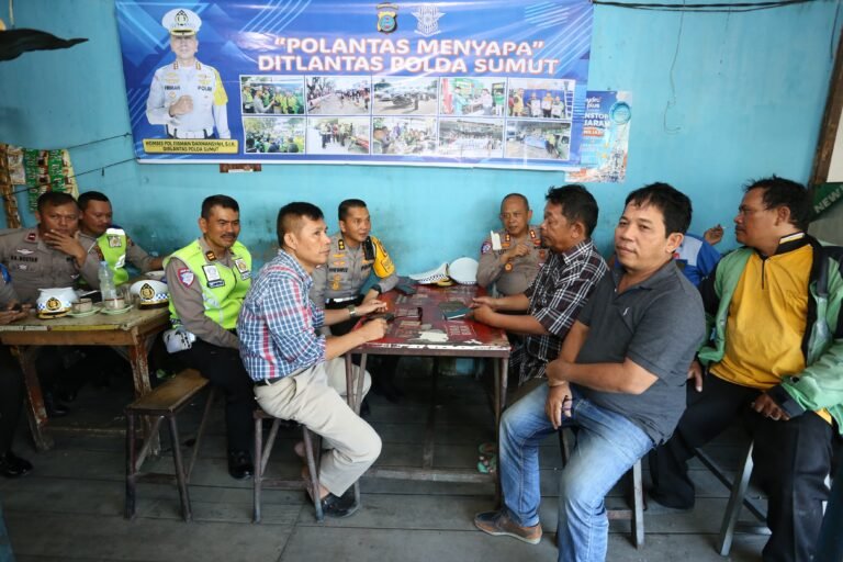 Polda Sumut Edukasi Keselamatan Berlalu Lintas di PT. PMH dalam Rangka Operasi Patuh Toba 2025