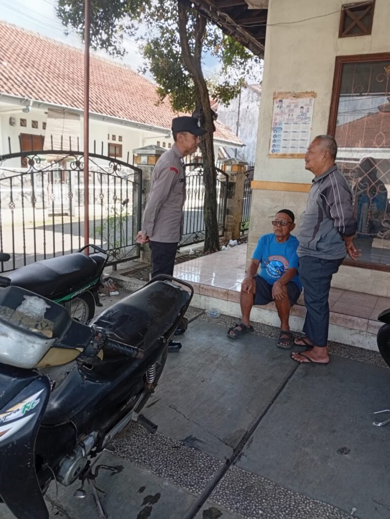 Perkuat Sinergitas, Polsek Cikoneng Polres Ciamis Koorkom Kamtibmas ke Tokoh di Desa Cimari