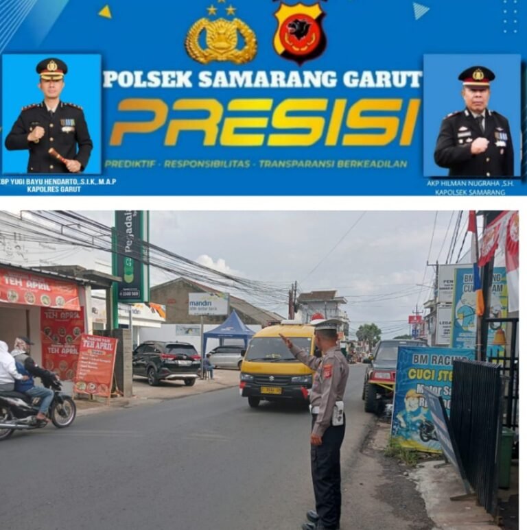 Beri Rasa Aman, Polsek Samarang Di Dampingi Anggota Lakukan Pengaturan Lalu Lintas Sore Hari.