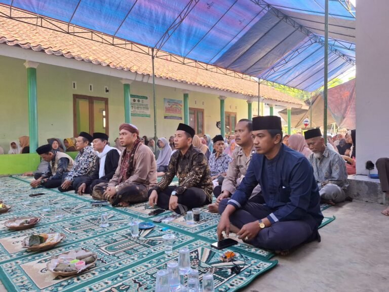 Polsek Cimaragas Polres Ciamis Ikuti Santunan di Gebyar Tahun Baru Islam 1447 H Desa Janggala