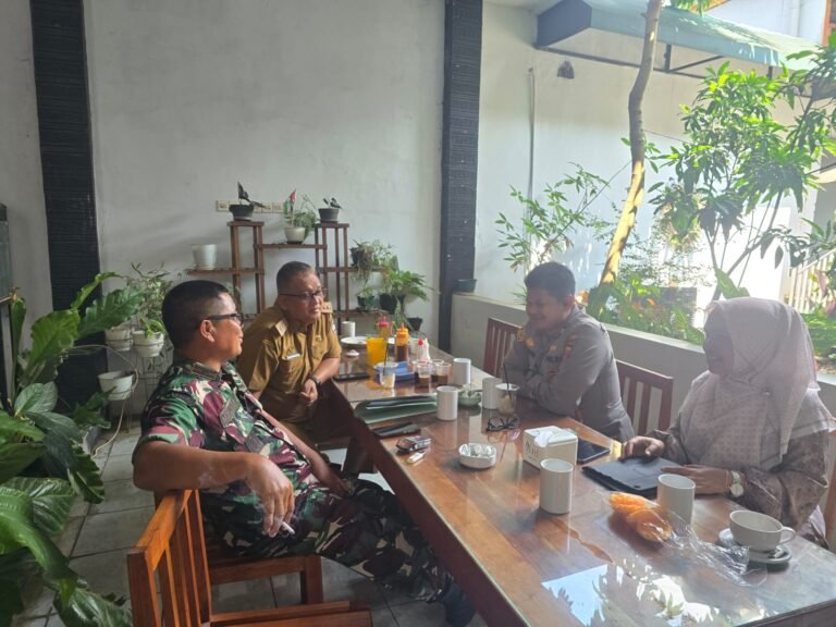 Perkuat Sinergitas, Kapolsek Cihaurbeuti Koorkom Bareng Muspika Wujudkan Kamtibmas Kondusif
