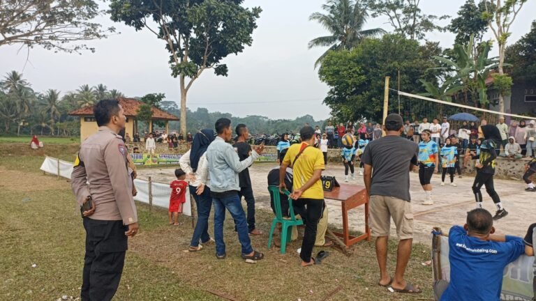Polsek Rancah Hadirkan Rasa Aman di Turnamen Voli Cisontrol Cup 2025, Kapolres Ciamis Tekankan Dukungan Polri terhadap Kegiatan Masyarakat
