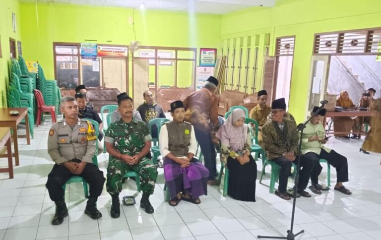 Perkuat Sinergi Sosial-Religi, Polsek Ciamis Hadiri Pengukuhan Petugas Keagamaan Desa Petirhilir
