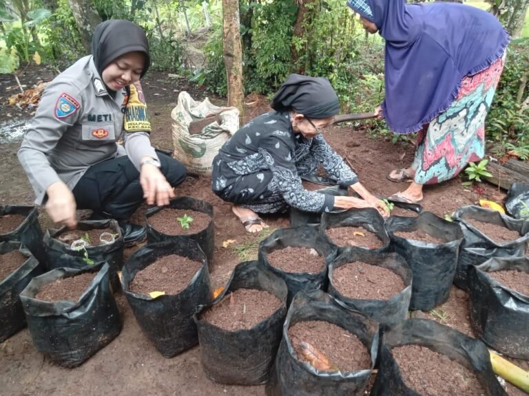 Polsek Ciamis Dorong Ketahanan Pangan dan Kamtibmas Lewat Sambang Warga di Desa Pusakanagara
