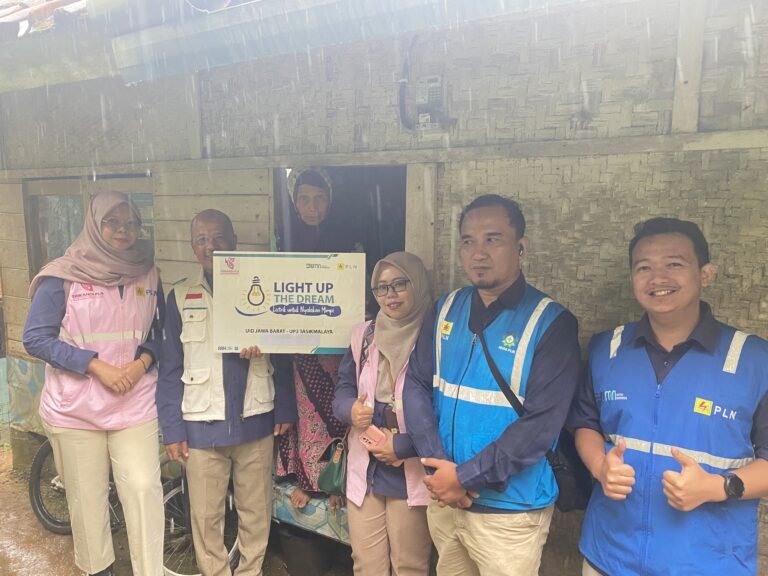 Wujudkan Mimpi Terang, PLN Tasikmalaya Sambung Gratis 18 Pelanggan Jelang HUT RI ke-80