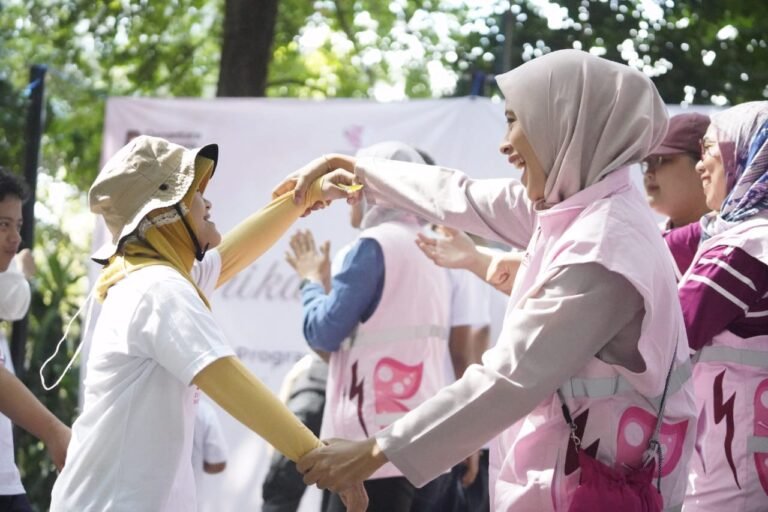 Srikandi PLN UID Jawa Barat Ajak Anak Disabilitas Nikmati Alam Tahura, Tebarkan Energi Kebahagiaan