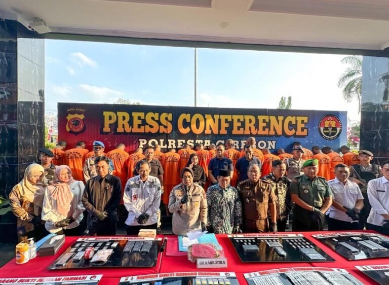 Polisi Ungkap 16 Kasus Narkoba dan Obat Ilegal, 20 Tersangka Diamankan