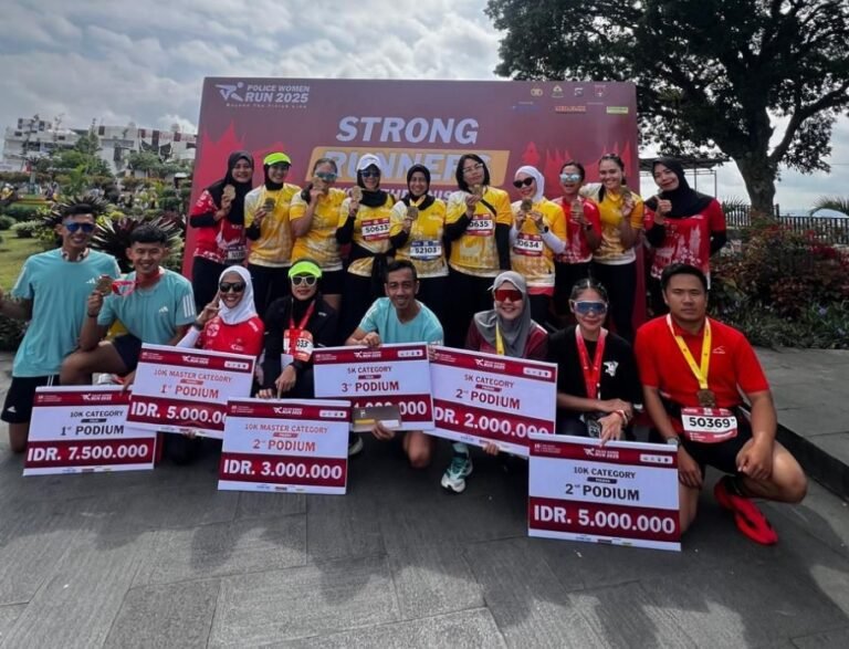 Polwan dan Personel Polda Jabar Raih Prestasi di Police Women Run 2025 Bukittinggi