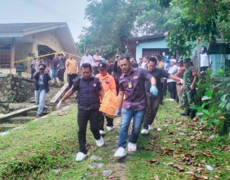Jasad Wanita Bersimbah Darah Ditemukan di Perumahan Purwakarta.