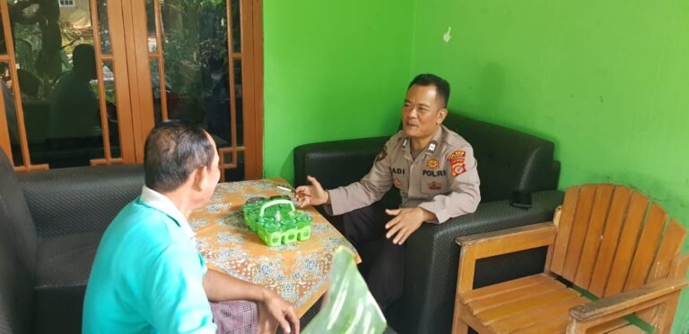 Polri Dekat dengan Warga, Polsek Cimaragas Terus Perkuat Keamanan Lewat Sambang Kamtibmas di Desa Cidolog