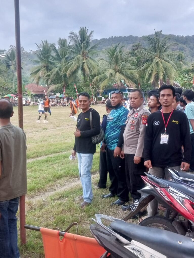Polsek Pamarican Amankan Laga Sepak Bola HUT RI ke-80, Wujudkan Situasi Kondusif Lewat Pendekatan Humanis