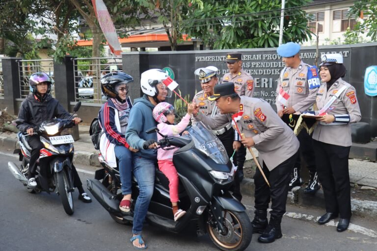 Polres Ciamis Ajak Warga Kibarkan Bendera, Sambut Semarak HUT RI ke-80