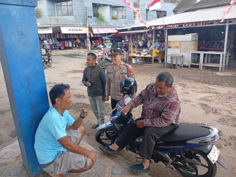 Datangi Pengemudi Ojek, Polsek Cikoneng Koorkom Sampaikan Maklumat Kapolda Jabar