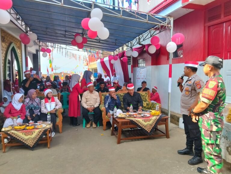 Polsek Panjalu Pantau Penilaian Dusun di Desa Ciomas, Wujudkan Perayaan HUT RI ke-80 yang Aman dan Kondusif