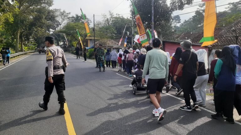 Polsek Cihaurbeuti Amankan Jalan Santai HUT RI ke-80 dan Beri Edukasi Bahaya Narkoba