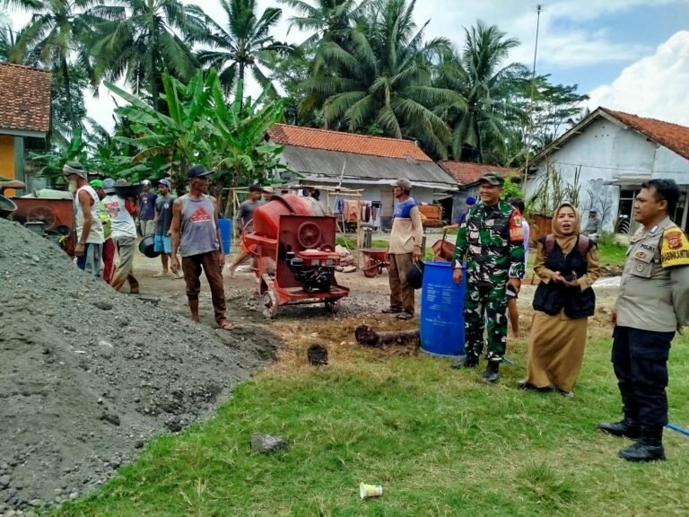Polsek Lakbok Pantau Pembangunan Jalan Usaha Tani, Kapolres Ciamis Tekankan Sinergi Jaga Transparansi Dana Desa