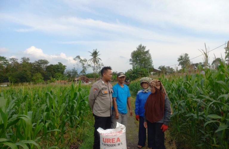 Polsek Limbangan Lakukan Pengamanan dan Atur Lalu Lintas pada Jalan Santai Sambut Hari Kemerdekaan