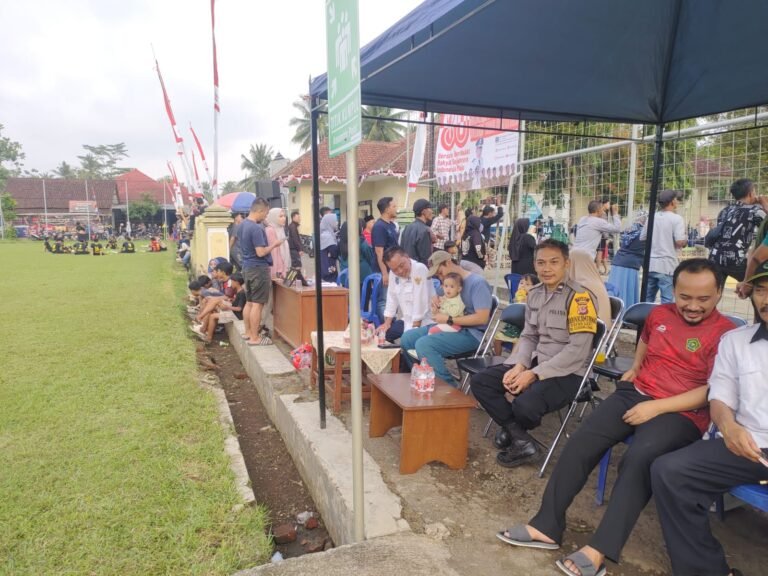 Polsek Cijeungjing Kawal Ketat Turnamen Sepak Bola Antar Dusun Desa Dewasari