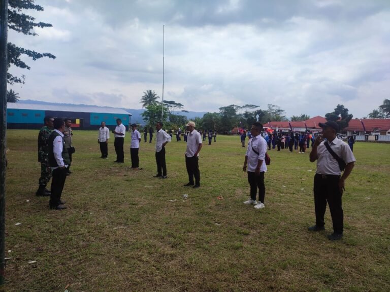 Polsek Kawali Dampingi Latihan Upacara HUT RI ke-80 di Desa Awiluar