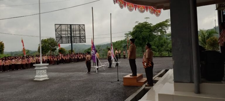 Polsek Banjarsari Polres Ciamis Ikuti Upacara Peringatan Hari Pramuka ke-64 di Banjaranyar