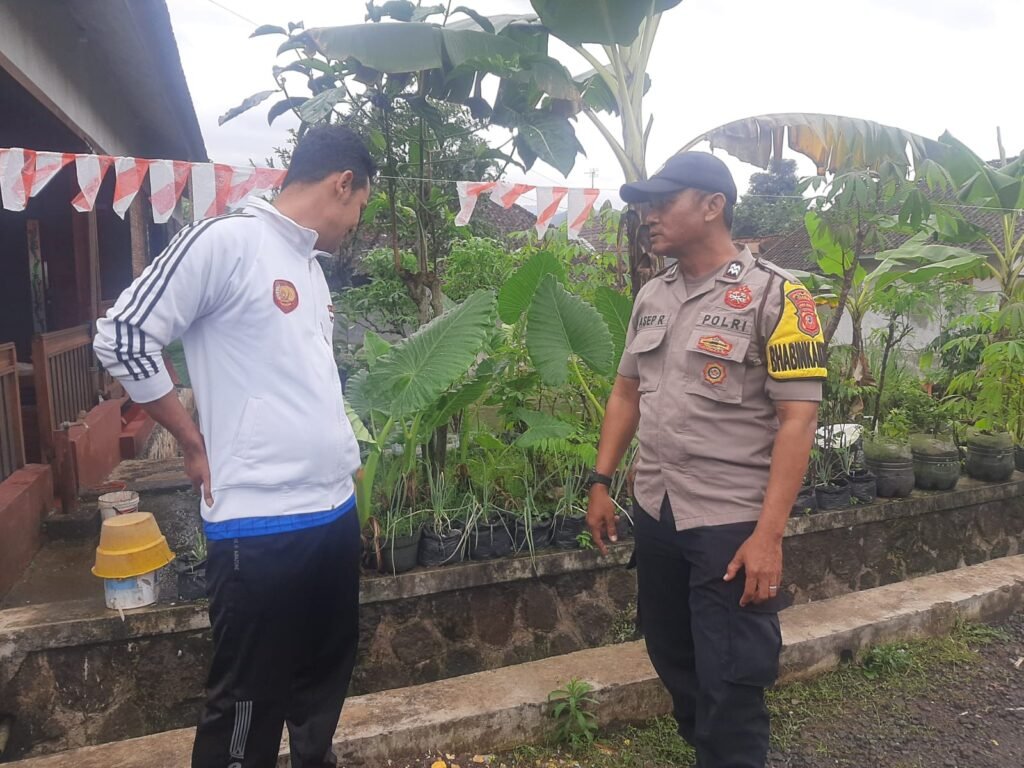 Polsek Cikoneng Gencarkan Sambang Warga di Gunungcupu, Cegah Premanisme dan Jaga Kondusifitas Menjelang HUT RI ke-80