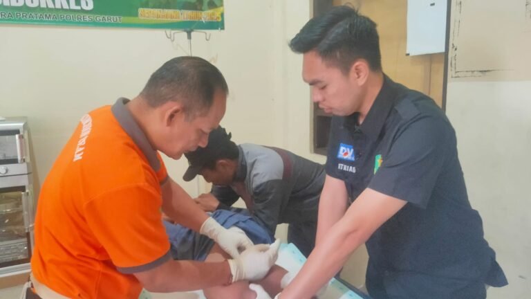 Sidokkes Polres Garut Tebar Senyum Lewat Khitanan Gratis Untuk Anak-Anak