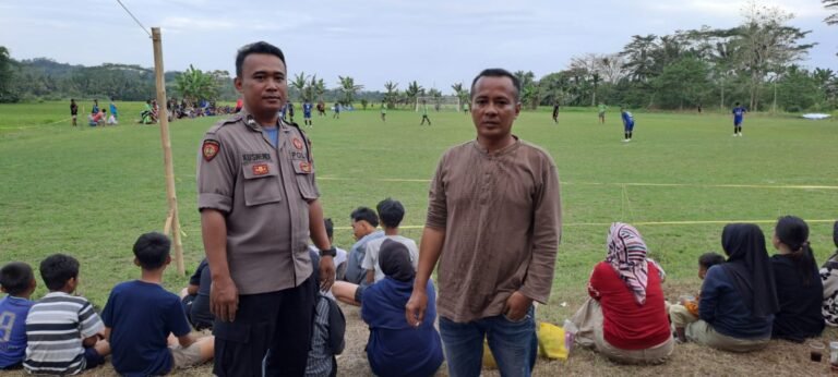 Polsek Cisaga Amankan Turnamen Sepak Bola Antar Dusun di Desa Bangunharja