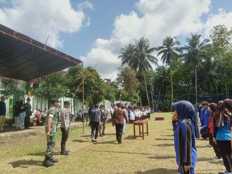 Polsek Kawali Kawal Gladi Upacara HUT RI ke-80 di Desa Selasari, Jaga Kamtibmas dan Semangat Nasionalisme Warga