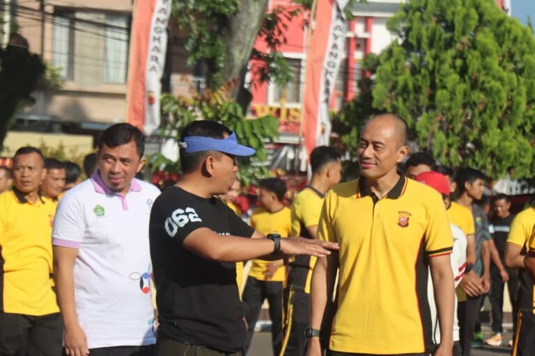 Polres Garut Gelar Olahraga Bersama Forkopimda dan Masyarakat Sambut HUT RI ke-80