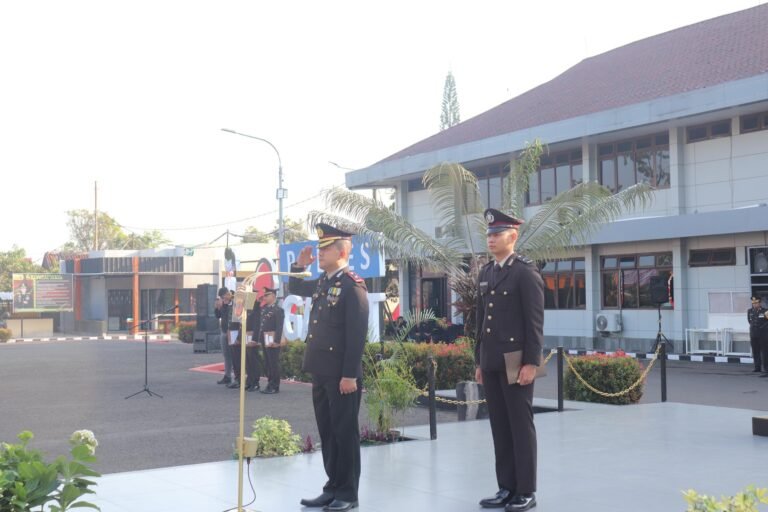 Polres Garut Gelar Upacara HUT ke-80 RI, Tekankan Semangat Nasionalisme dan Profesionalisme Anggota