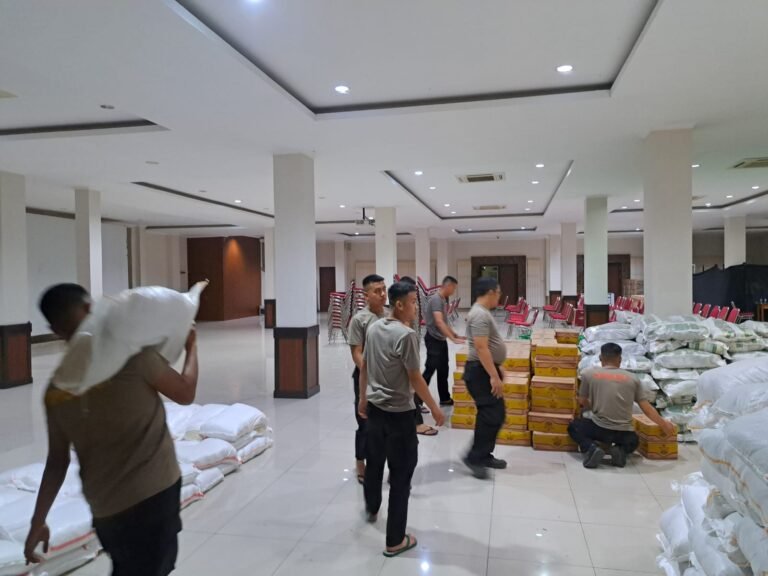 40 Ton Beras dan Ribuan Produk Sembako Dalam Gerakan Pangan Murah Polda Jabar Untuk Masyarakat