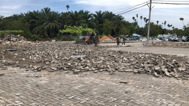 Aparat Gabungan Masih Kawal Hari Ketiga Penertiban, THM Marcopolo Akhirnya Diratakan