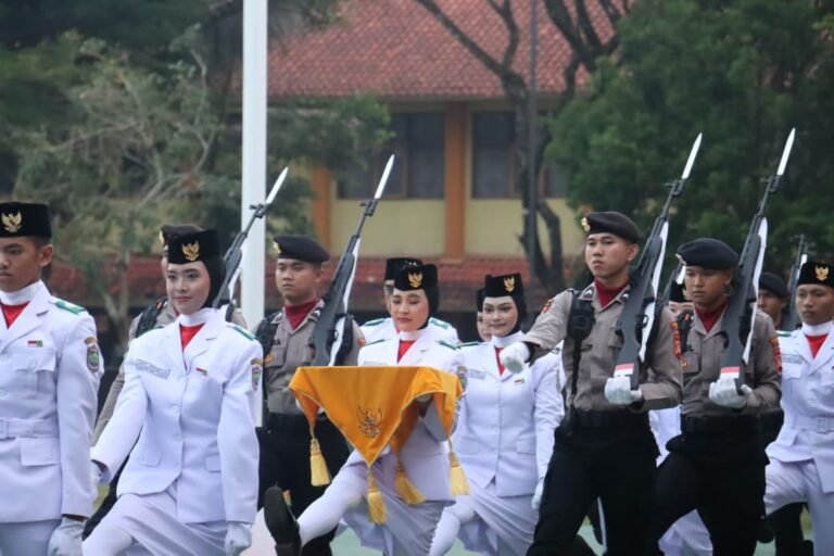 Khidmat! Upacara Penurunan Bendera Merah Putih di Ciamis Sukses Gelar HUT ke-80 RI