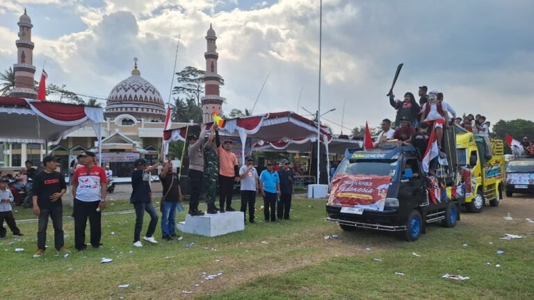 Polsek Lakbok Polres Ciamis Amankan Karnaval HUT ke-80 RI di Desa Sukanagara, Warga Apresiasi Kehadiran Polisi