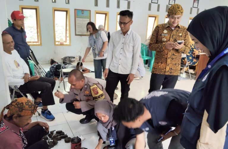 Polsek Cipaku Dampingi Pelatihan Batik Unggulan Desa Bangbayang, Wujud Dukungan Polri pada Pemberdayaan Ekonomi Warga