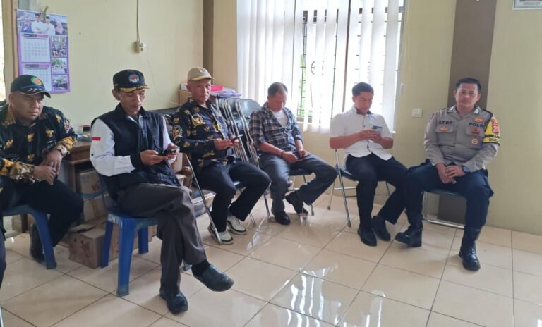 Polsek Panumbangan Gelar Sambang Desa, Dorong Perangkat Desa Payungagung Bersinergi Jaga Kamtibmas
